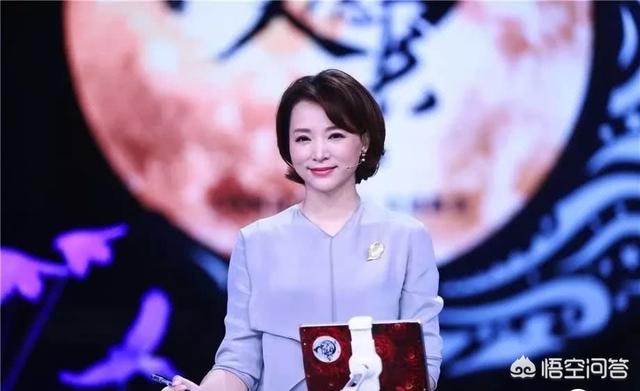 董卿被狐狸狗催眠:董卿如果不主持了，在央视忙些啥？