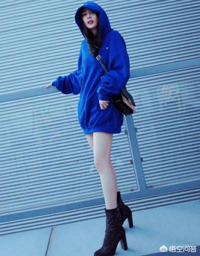 蓝色卫衣配什么裤子:蓝色卫衣配什么裤子好看？
