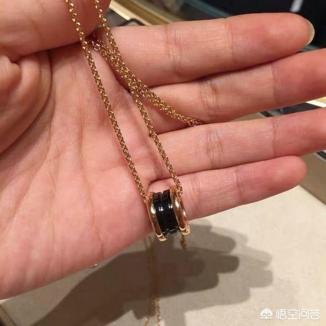 施华洛世奇道歉:想买条项链送女朋友，什么品牌好？