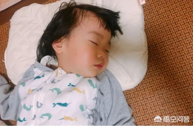 枕头下三不放,手机放在枕头下充电，对身体有没有伤害？