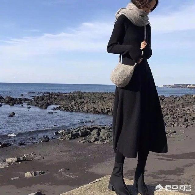 秋冬连衣裙修身厚款:<a href=https://maguai.com/list/32-0-0.html target=_blank class=infotextkey>女性</a>同胞们在秋冬季一般穿什么类型的连衣裙，连衣裙有哪些种类？