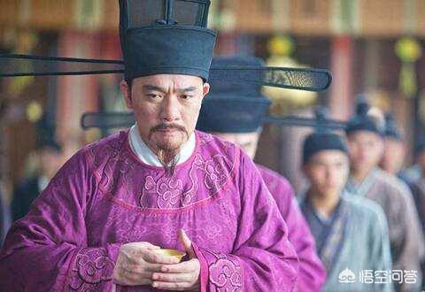 假如你是文科生,唐,宋,明,清穿越回哪个朝代,待遇会高,为什么？