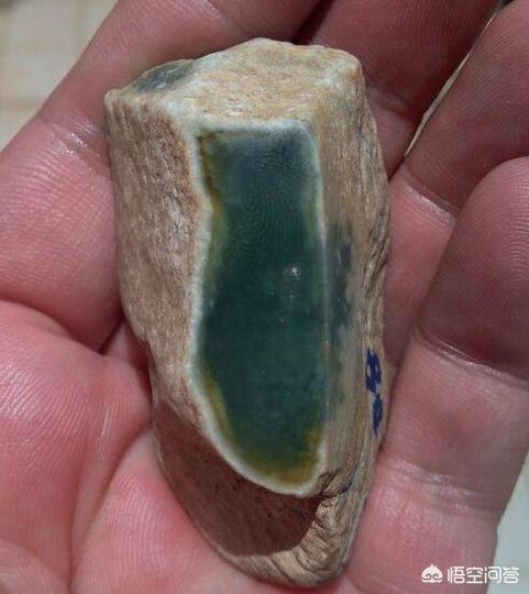 翡翠开窗料为什么不能买,翡翠原石开窗料调水方法？