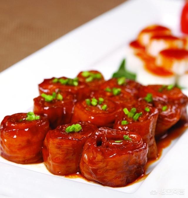 山东鲁菜特色菜,鲁菜的特色出名菜有哪些？