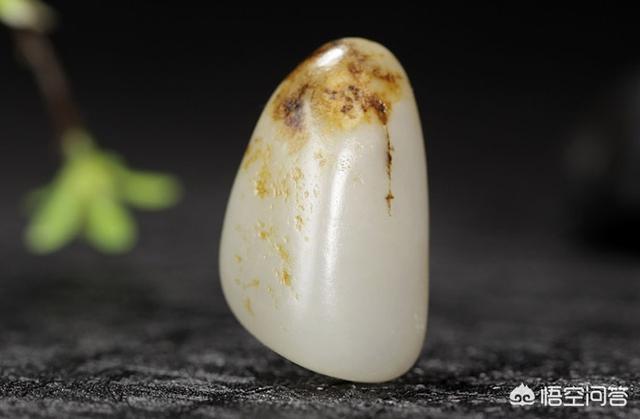 和田玉表面密密麻麻的小坑,看一块和田玉是不是籽料，怎么看？