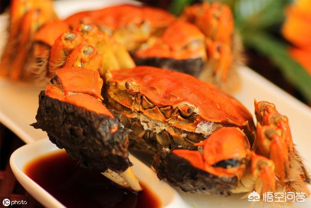 吃螃蟹为啥一定佐醋、姜食之，蒸大闸蟹时，水里一定放茶叶和姜吗为什么