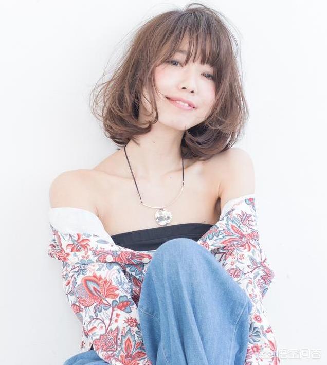 头条问答 - 沙发发质适合的发型有哪些?圆脸?(4个回答)