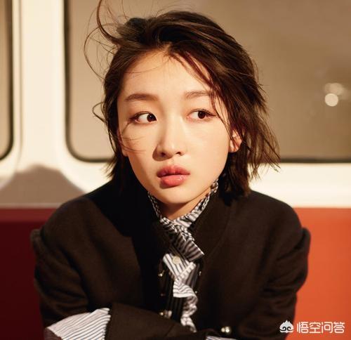 周冬雨合影:周冬雨的大红从什么时候开始？为什么越来越让人喜欢了？