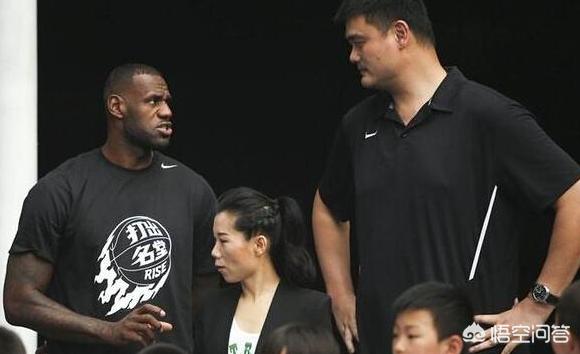 艾尔哈灵顿姚明:NBA都有哪些球星跟姚明合过影？给你留下什么印象？