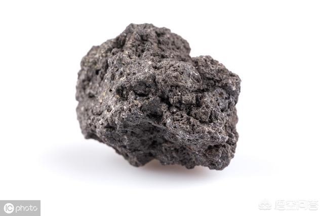 花土里加火山石:火山石在花卉养殖中有哪些应用？效果如何？