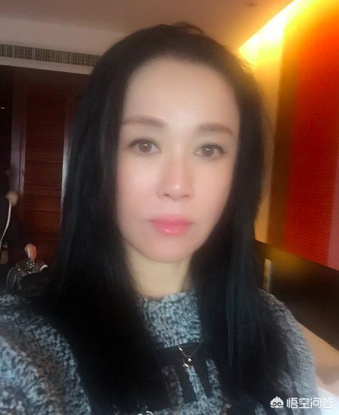 傅艺伟老公杨晓丹:曾经的最美妲己傅艺伟，因吸毒堕落自毁，今55岁现状如何
