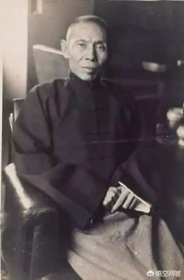 鲁达被周通和李忠好酒好菜招待,临行前又说要给鲁达送些盘缠,鲁达为何说他们吝啬？