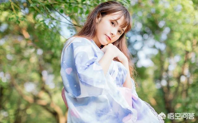 微信爱情签名:有哪些浪漫唯美的情侣个性签名？(个性签名爱情浪漫的)
