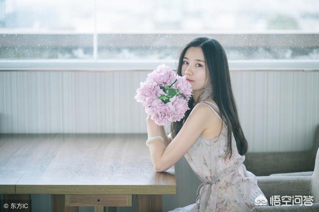 微信爱情签名:有哪些浪漫唯美的情侣个性签名？(个性签名爱情浪漫的)
