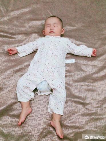 枕头下三不放,手机放在枕头下充电，对身体有没有伤害？