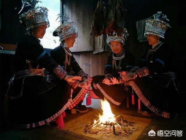 湖南鬼结婚:在农村仍有不少地方结婚时要跨“火盆”，是什么意思你怎么看