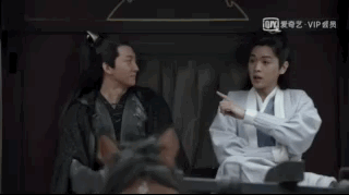 李沁挽张若昀:关晓彤在王牌里对花花是否比较冷淡