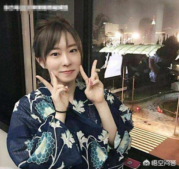 郑州90后活剥小狗图片疯传:校长发女童“罚站照”，实是女教师带四岁女儿在上课，你怎么看？