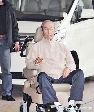 蓝琼缨怎样谋害大房:98岁赌王不愿离世，靠着上亿药物强行买命，现在怎么样了