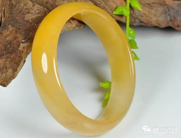 1000左右的玉手镯是真的吗,新疆几十块的玉镯怎么样？