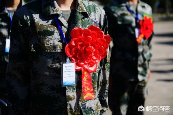 当兵到上士要多久，大学生士兵干满上士，未满十二年能转业吗