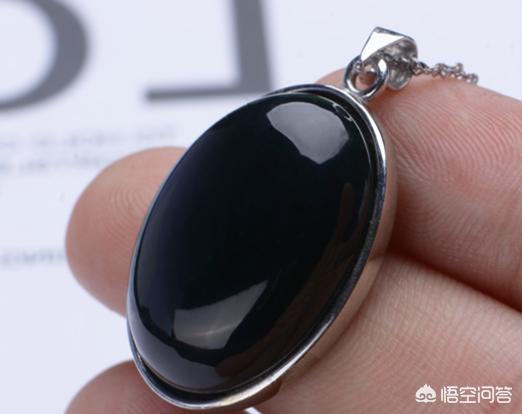 黑翡翠鉴别最简单方法,鉴别翡翠最简单的方法是什么？