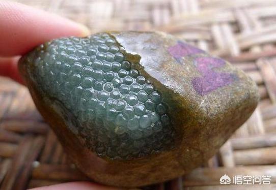 翡翠开窗料为什么不能买,翡翠原石开窗料调水方法？