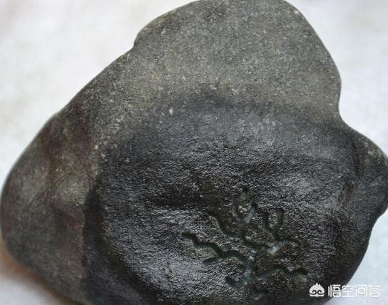 翡翠开窗料为什么不能买,翡翠原石开窗料调水方法？