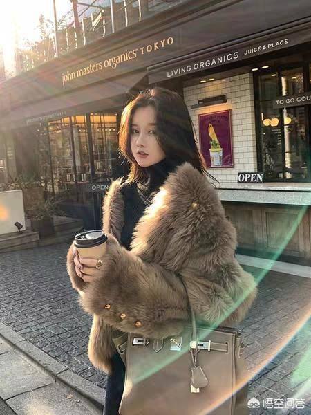 流行依夫:怎样搭配衣服会显得时尚一些