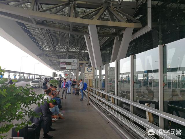 泰国僧王:为什么泰国人见了公主要下跪？