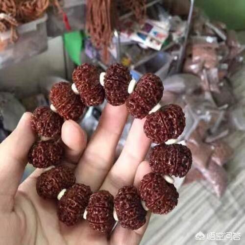 1500能买和田玉籽料原石手串,1000元左右预算买什么手串比较好？