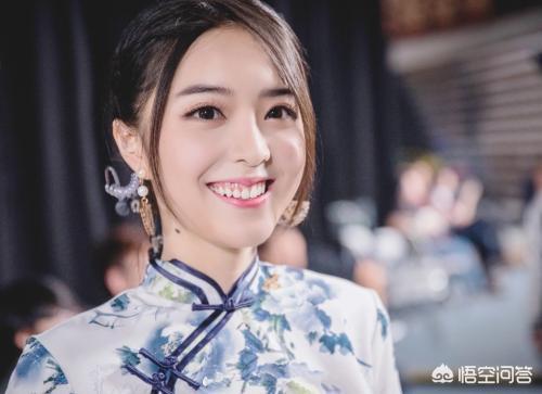 LOL余霜“隔空献吻”管哥,却被大神P成欧成,粉丝笑出声：管狗生活有了光,你怎么看？