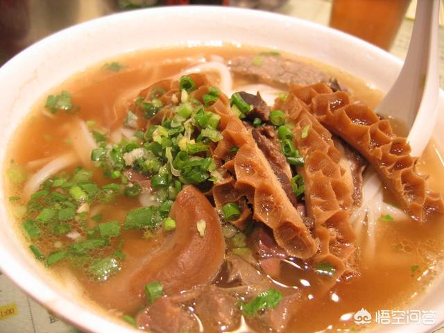 风来客牛肉味营养骨:面馆里的面汤是用添加剂勾兑的吗？用的什么？