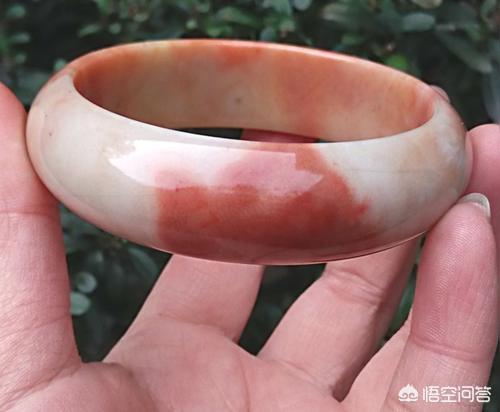 1000左右的玉手镯是真的吗,新疆几十块的玉镯怎么样？