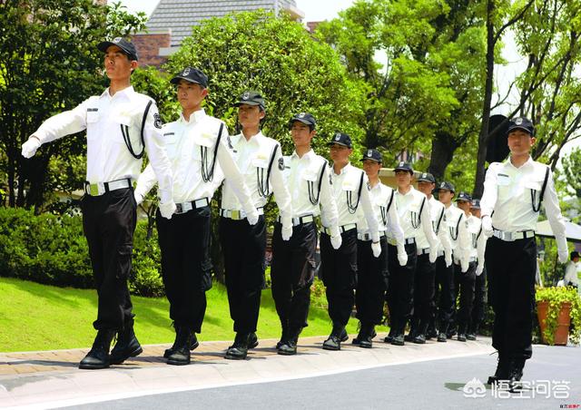 电梯灵异事件按几层:小区电梯刷卡只能到指定楼层，这违反法律法规吗？