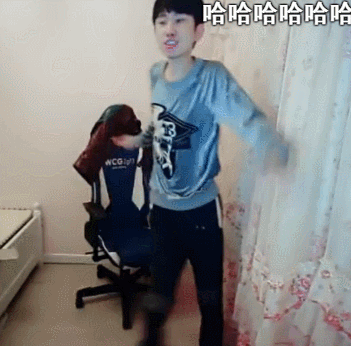 LOL选手doinb为了给全明星赛拉票,不惜在直播间跳“艳舞”,怎么评价？