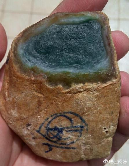 翡翠开窗料为什么不能买,翡翠原石开窗料调水方法？