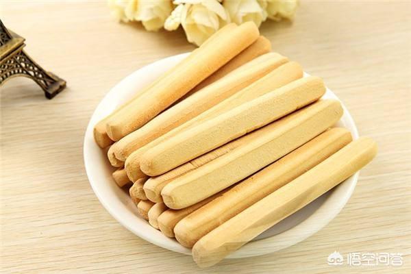 磨牙饼干:五个多月的宝宝能吃磨牙饼干吗？