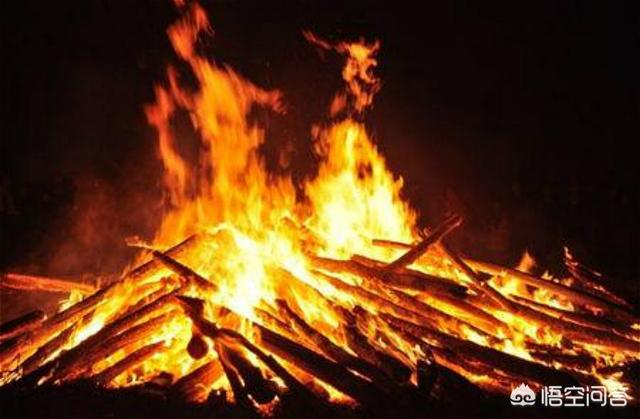 湖南鬼结婚:在农村仍有不少地方结婚时要跨“火盆”，是什么意思你怎么看