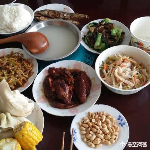 蹭来蹭去是什么意思联系生活实际:在宿舍做饭吃，老有一个室友每次都要过来蹭吃蹭喝该怎么办？