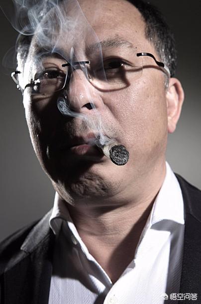 你们佩服中国香港那边的导演还是大陆的导演,为什么？
