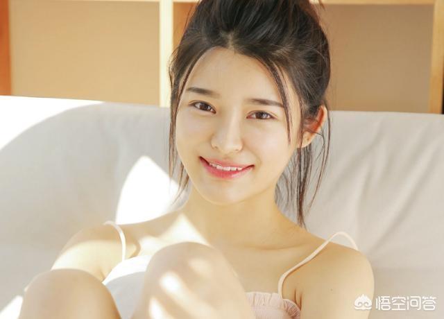 微信爱情签名:有哪些浪漫唯美的情侣个性签名？(个性签名爱情浪漫的)