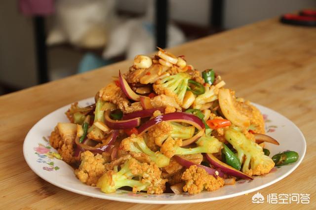 粉蒸鸡胸肉怎么做不老:粉蒸鸡胸肉怎么做不腥 曾经有哪一道菜是你百吃不腻的一道菜？这道菜是怎么做的呢？