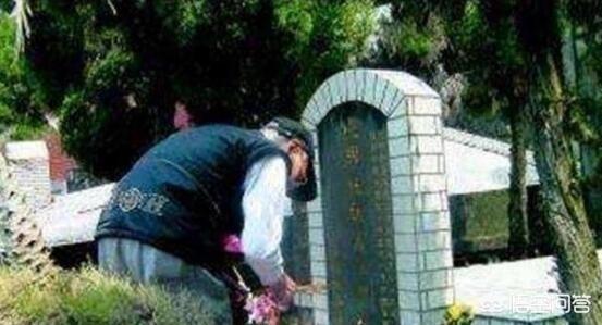 姚玉兰:杜月笙死后葬在台北，陵墓多年无人问津，不相识老人为何扫墓三年