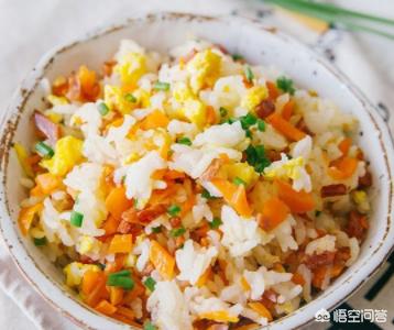 怎么才能炒出一份黄金蛋炒饭？