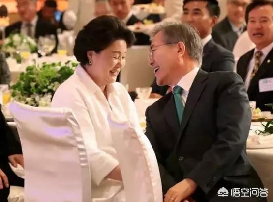 韩国大邱:文在寅提名秋美爱为韩国法务部长，请问：秋美爱是何许人也？