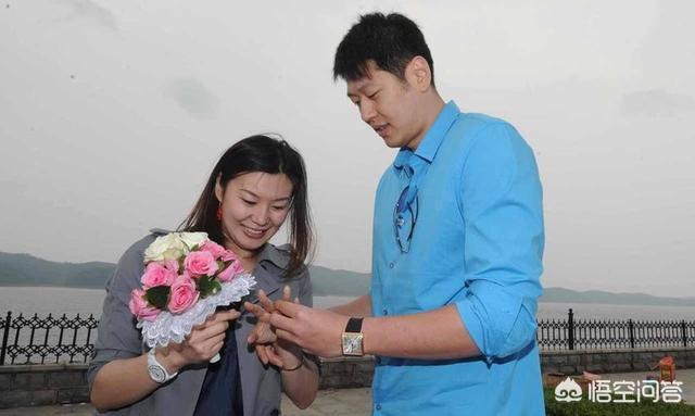 前八一国手莫科加盟四川男篮，他与周雅菲近况怎样？莫科能否出任四川主帅？