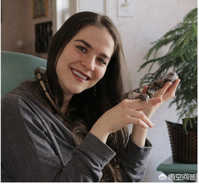 纽约女子挑战一年不用智能手机,8个月后,她宣布以后不会再碰智能手机了,你怎么看？