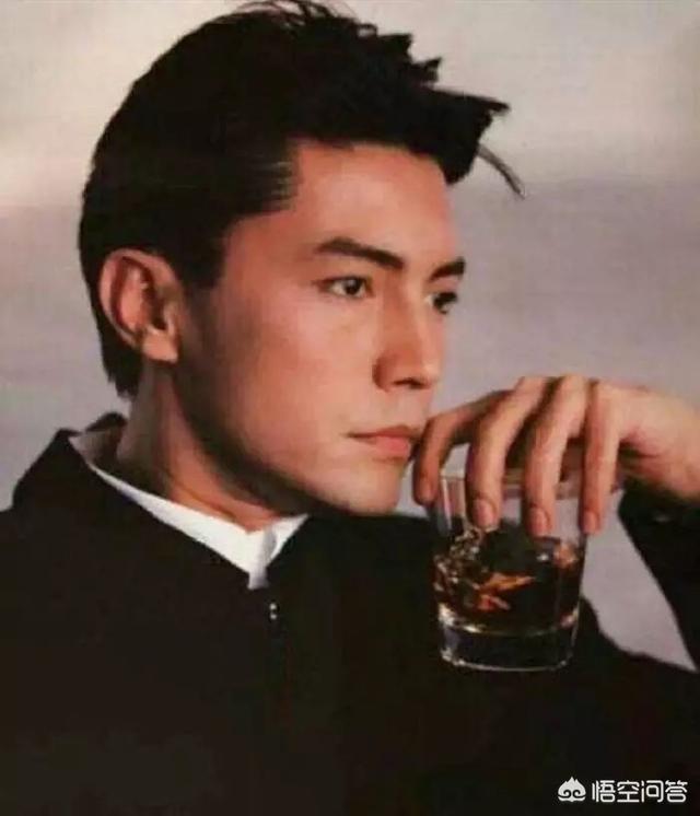 八十年代“亚洲第一美男”尊龙,为何在闪耀之后孤单了一辈子？