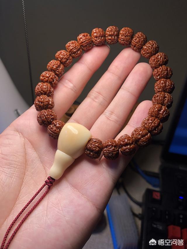 1500能买和田玉籽料原石手串,1000元左右预算买什么手串比较好？